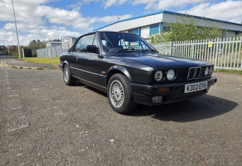 BMW 320i E30 Convertible 
