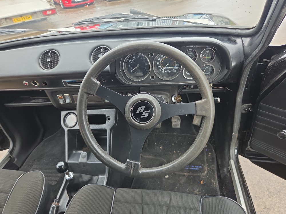 escortrs2000black 10 steering wheel driver orig (custom)