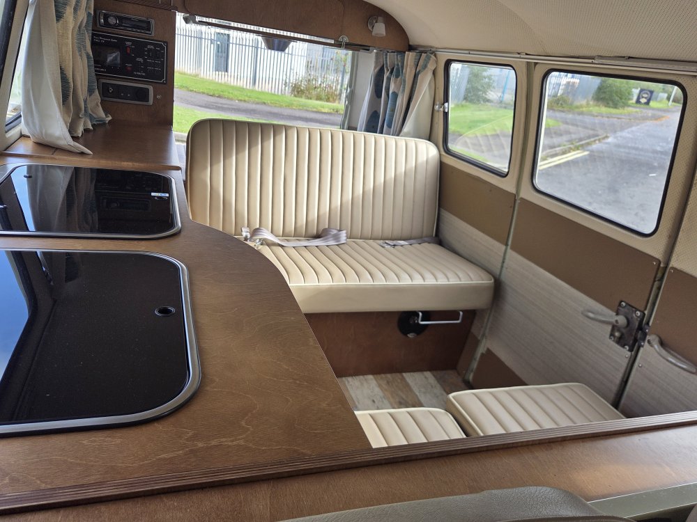 Volkswagen T1 Splitscreen Camper 20261003 111307 1000 750