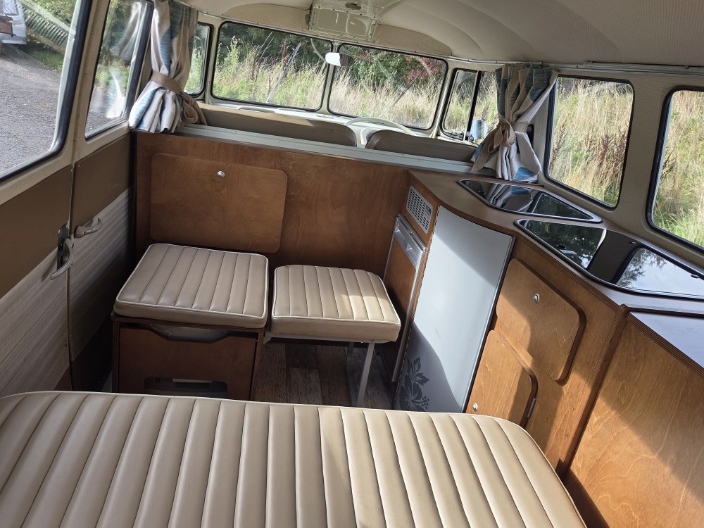 Volkswagen T1 Splitscreen Camper 20261003 111353 1000 750