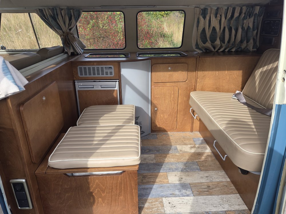 Volkswagen T1 Splitscreen Camper 20261003 111416 1000 750